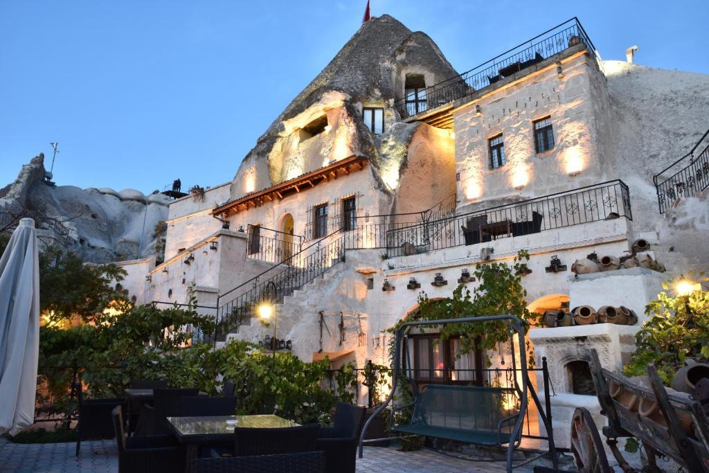 Ascension Cave Hotel
