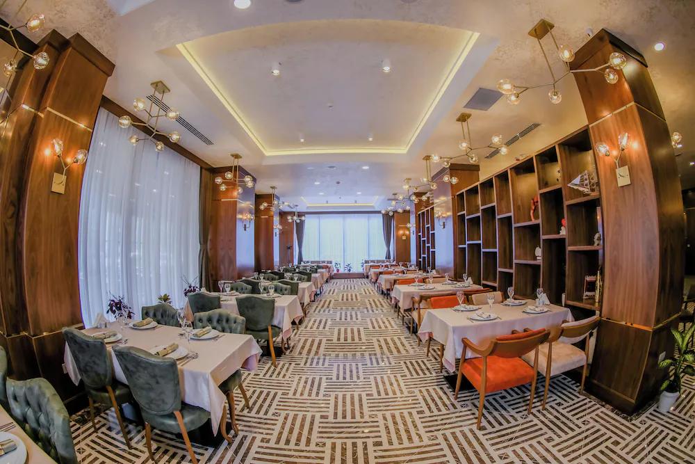 Addison Hotel