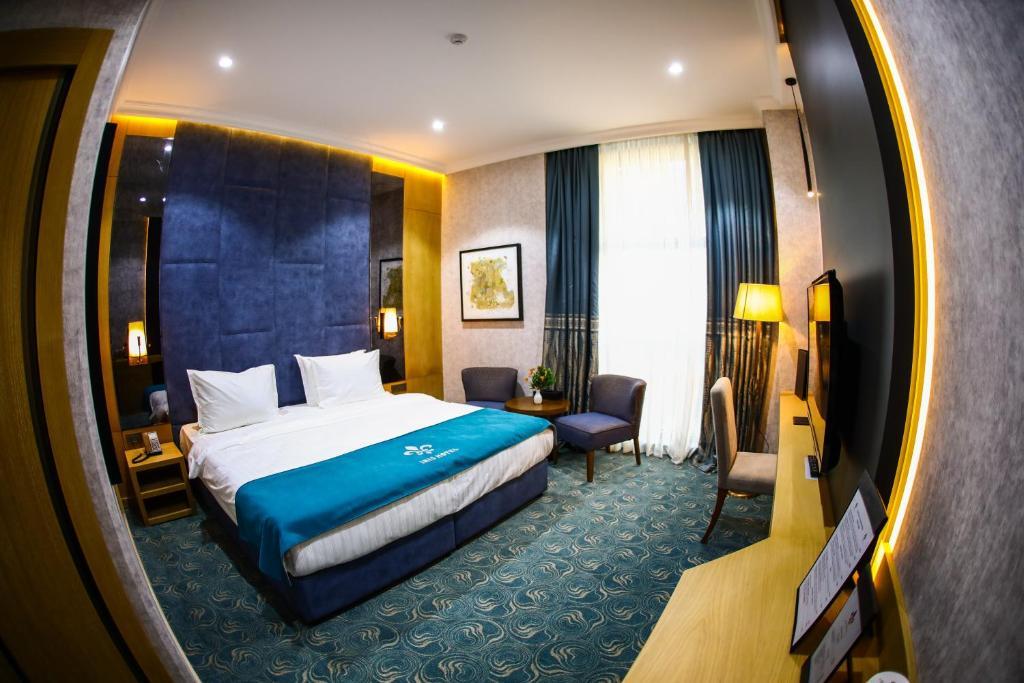 Iris Hotel