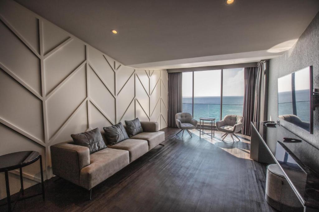 Charisma Deluxe Hotel