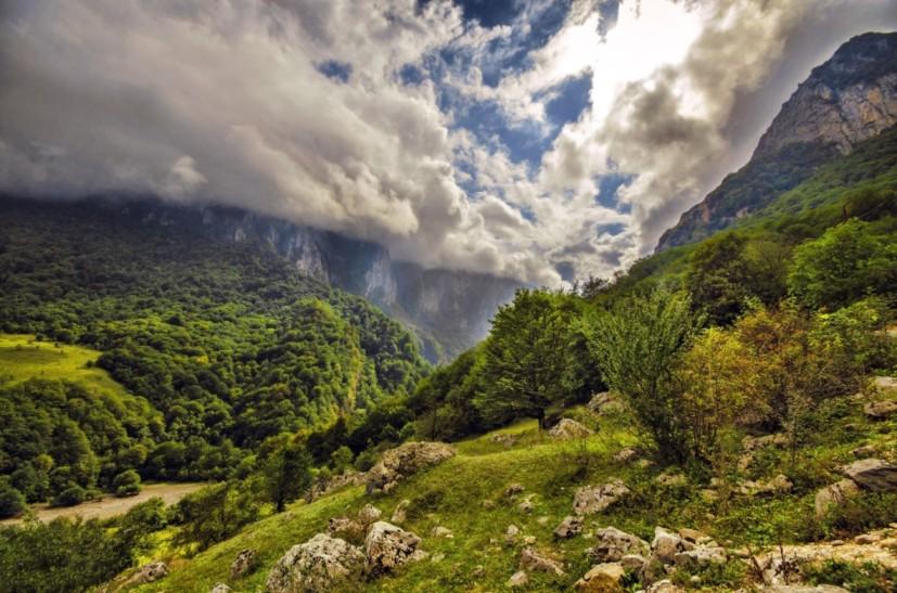 Discover Azerbaijan in a 9-day tour